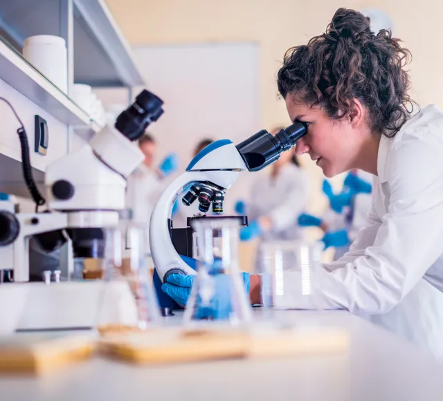 Wetenschappers in laboratorium