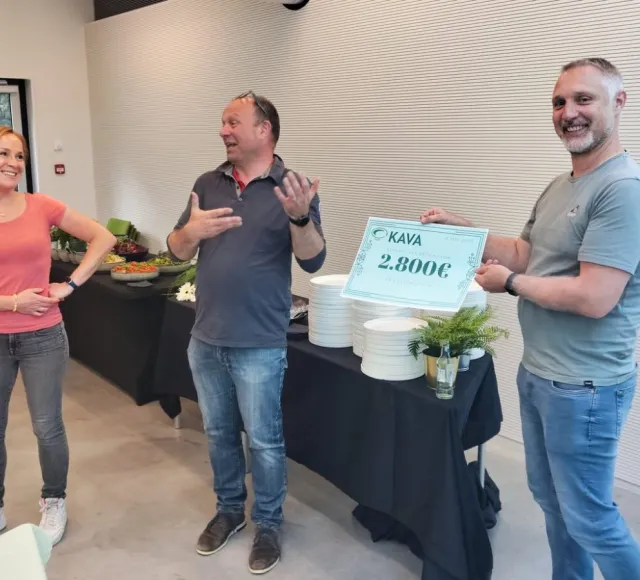 Elegast overhandiging cheque